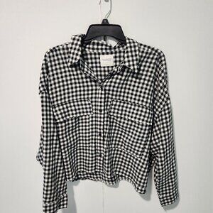 Abercrombie & Fitch Women's Cropped Black White Checkered Flannel shirt- Large